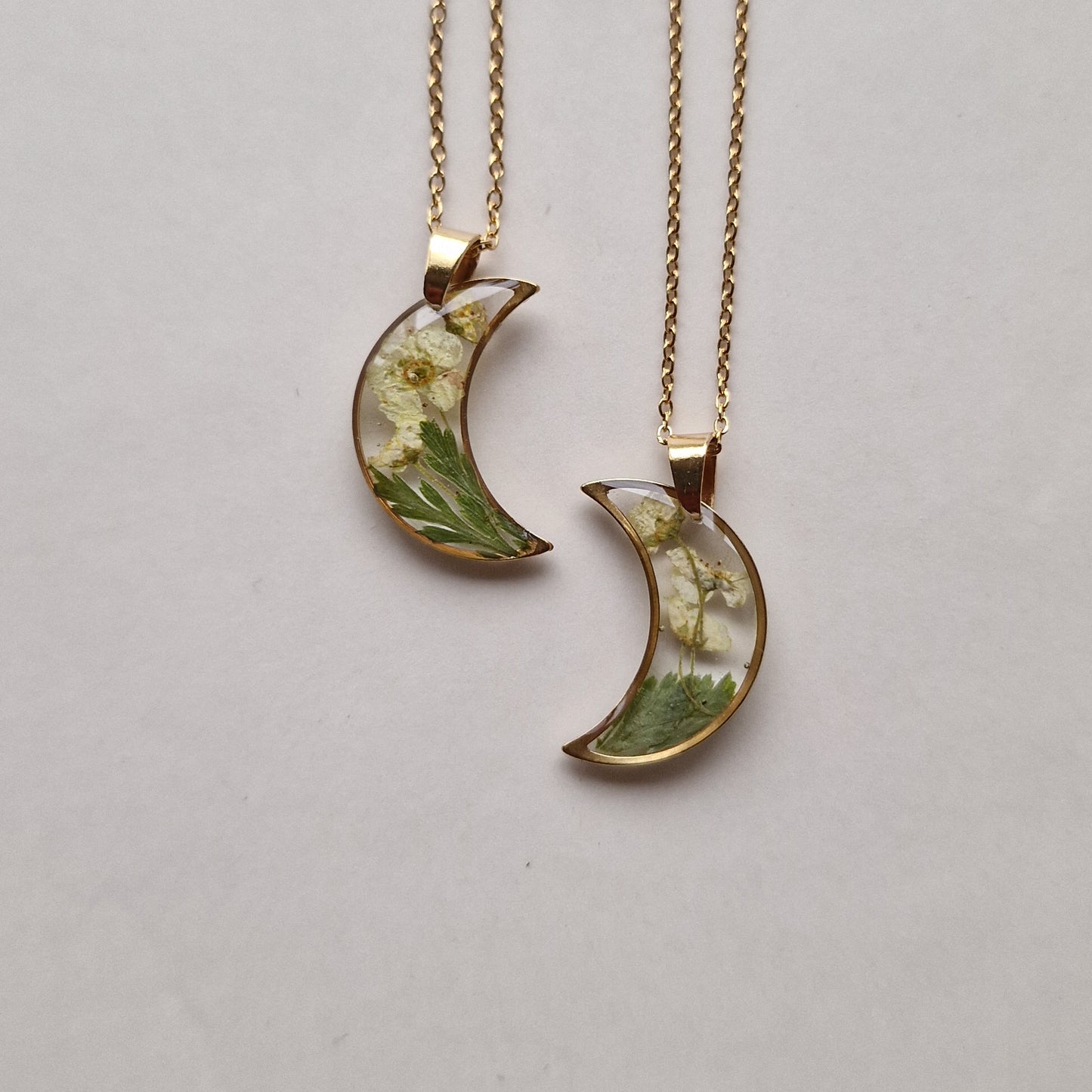 'Qızılı Ay' - 'Spieriya' çiçəyindən əl işi boyunbağı modeli