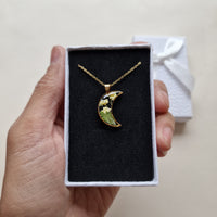 'Qızılı Ay' - 'Spieriya' çiçəyindən əl işi boyunbağı modeli