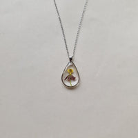 Columbine (Rəqs gülü) boyunbağısı