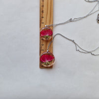 Qızılgül boyunbağısı - Əl işi üsulu ilə hazırlanmışdır