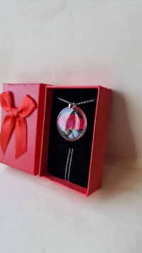 Qızılgül boyunbağısı - Əl işi üsulu ilə hazırlanmışdır