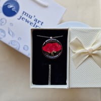 Qızılgül boyunbağısı - Əl işi üsulu ilə hazırlanmışdır